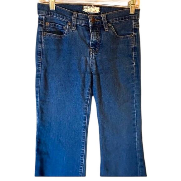 Free People Wide Leg Jeans Y2K 70s Raw Hem Dark Wash Denim Size 26 boho retro - Picture 4 of 7